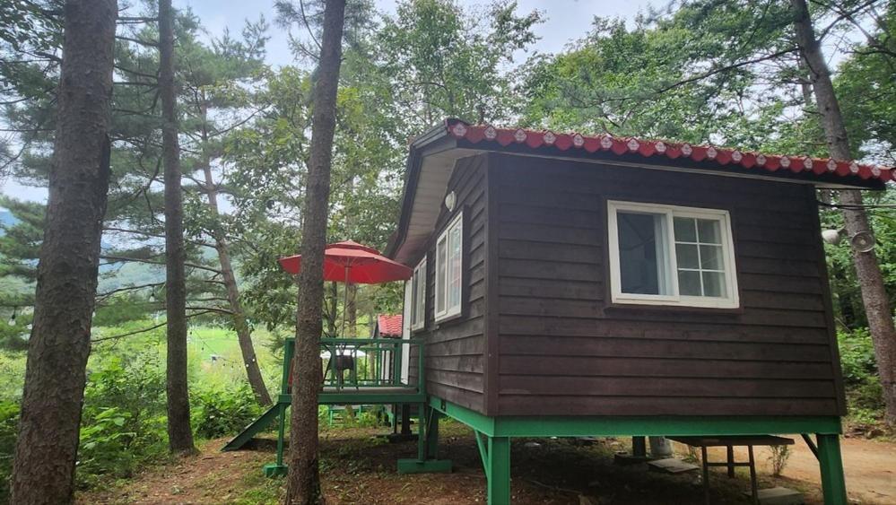 Hongcheon Gongjaksan Recreational Forest Pension Экстерьер фото